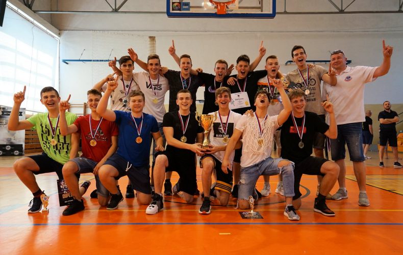 Gratulujeme! Seredskí basketbalisti sú najlepším športovým kolektívom Trnavského kraja