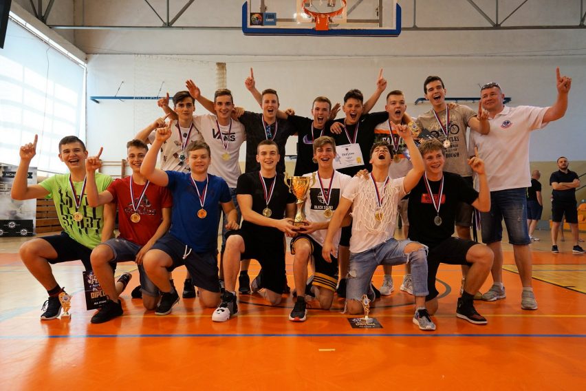 Gratulujeme! Seredskí basketbalisti sú najlepším športovým kolektívom Trnavského kraja