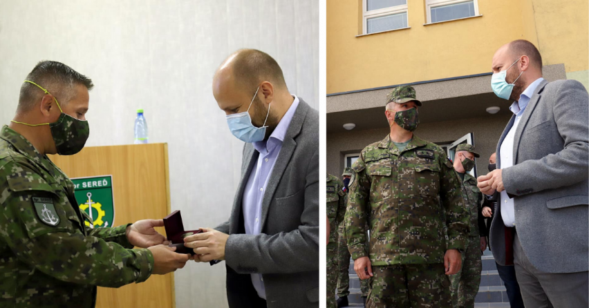 Minister obrany Jaroslav Naď dnes navštívil kasárne v Seredi. Naši ženisti ušetria rezortu každoročne milióny eur