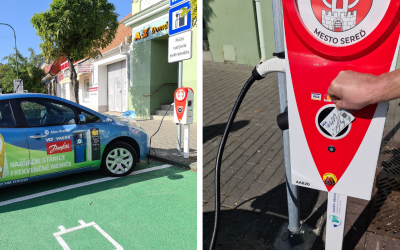 Prvá nabíjacia stanica pre elektromobily v Seredi je už v prevádzke. Nájdete ju na Námestí slobody