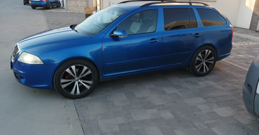 Spred Kauflandu bolo dnes ráno ukradnuté auto. Rodina s tromi deťmi prosí o pomoc a zdieľanie