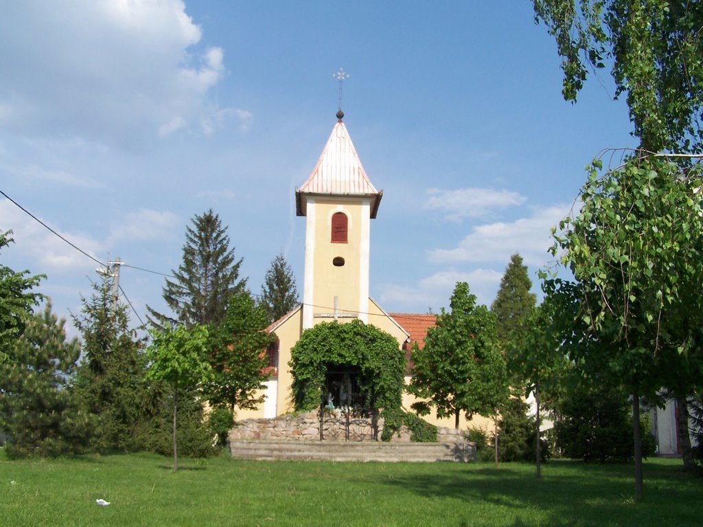 Klasicistický kostol v Pate. Zdroj: sered.fara.sk