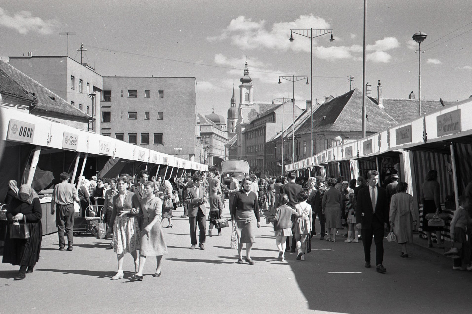 Pohľad na Trnavský jarmok v roku 1959. Zdroj: TASR