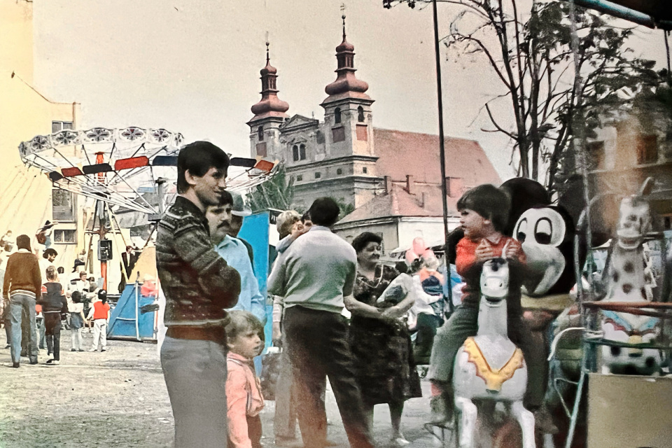 Trnavský jarmok. Zdroj: Mestá ČSSR, Trnava, 1988