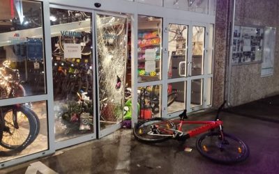 VIDEO: Krádež bicykla v priamom prenose z predajne bicyklov v Seredi
