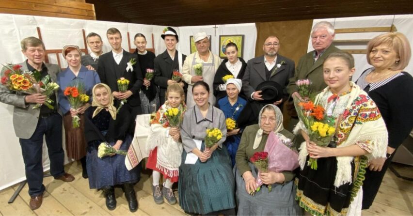 Šintavskí ochotníci nacvičili novú divadelnú hru Až lipa zakvitne, na ktorú vás srdečne pozývajú