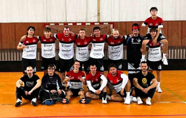 Polar Foxes Sereď odštartovali sezónu s bojovným výkonom, body však zatiaľ nezískali